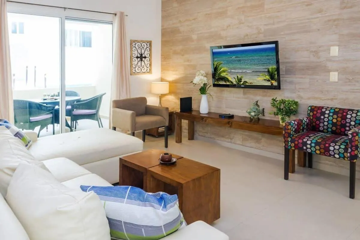 Apartment Modern Condo, Just Steps To Mamitas Beach & 5Th Playa del Carmen