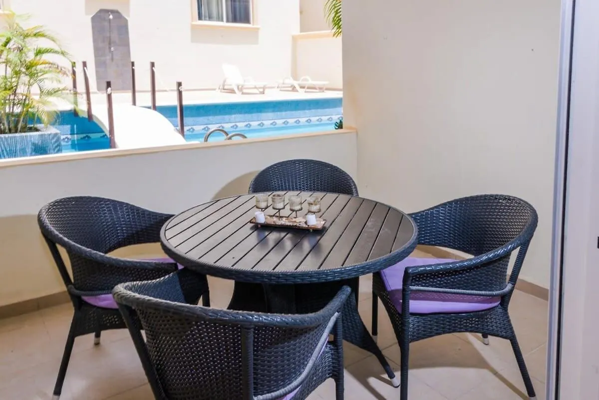 Modern Condo, Just Steps To Mamitas Beach & 5Th Playa del Carmen Mexico